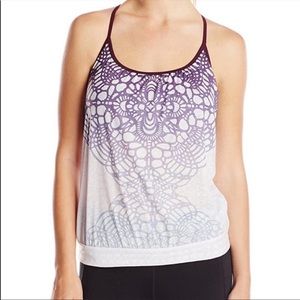PRANA Meadow Yoga Tank in Plum Daydream - size M